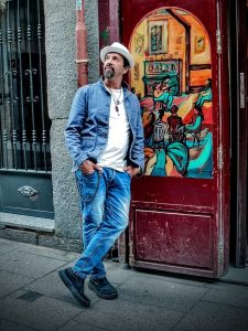 Elsten Torres: el artista que compone con la música que tiene en la sangre