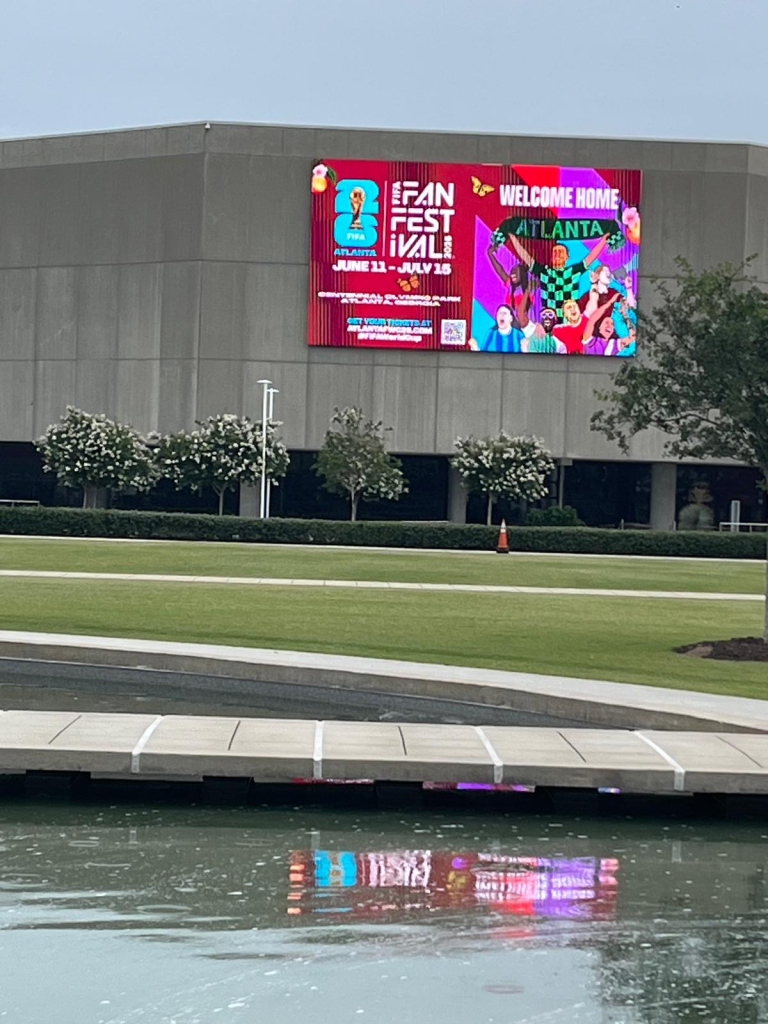 Arranca el mundial de fútbol en Estados Unidos.